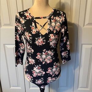 Floral Long Sleeve Women's Soft Knit Black V-Neck Stretch  Bodysuit Size Medium
